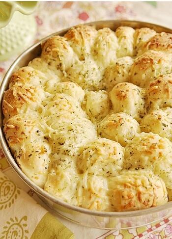 Garlic Cheese Pull Apart Bread