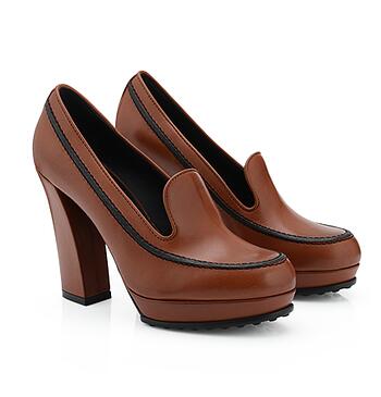 Loafer-style Heeled Pumps in Leather