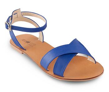 HEARTTHROB Cross Strapped Sandals