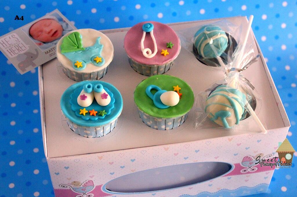 A4 -  4 fondant cupcakes - 2 cake pop